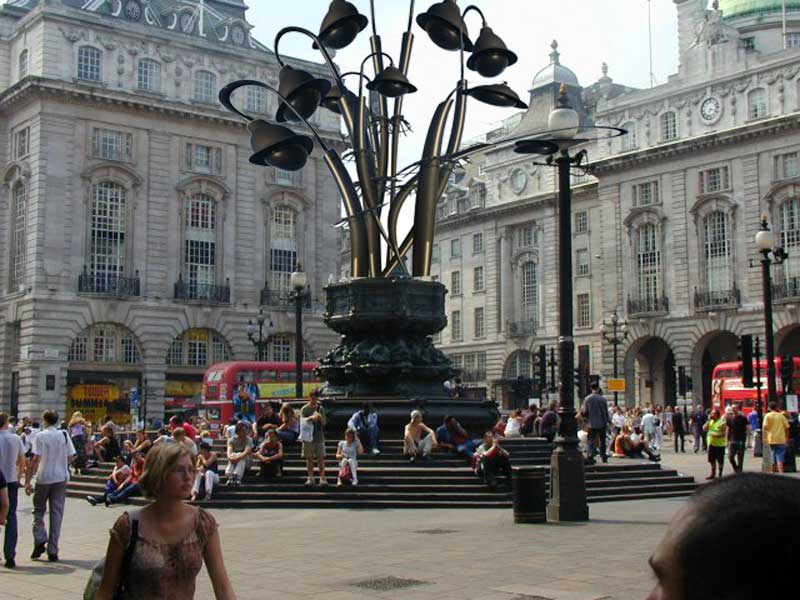 Robotic sculpture and CCTV systems to replace Eros in Picadilly London. Stanza artwork